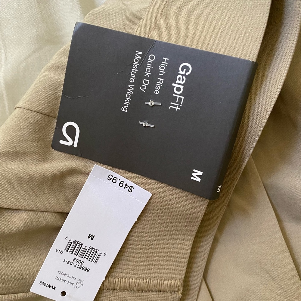 Gap fit pleated skort